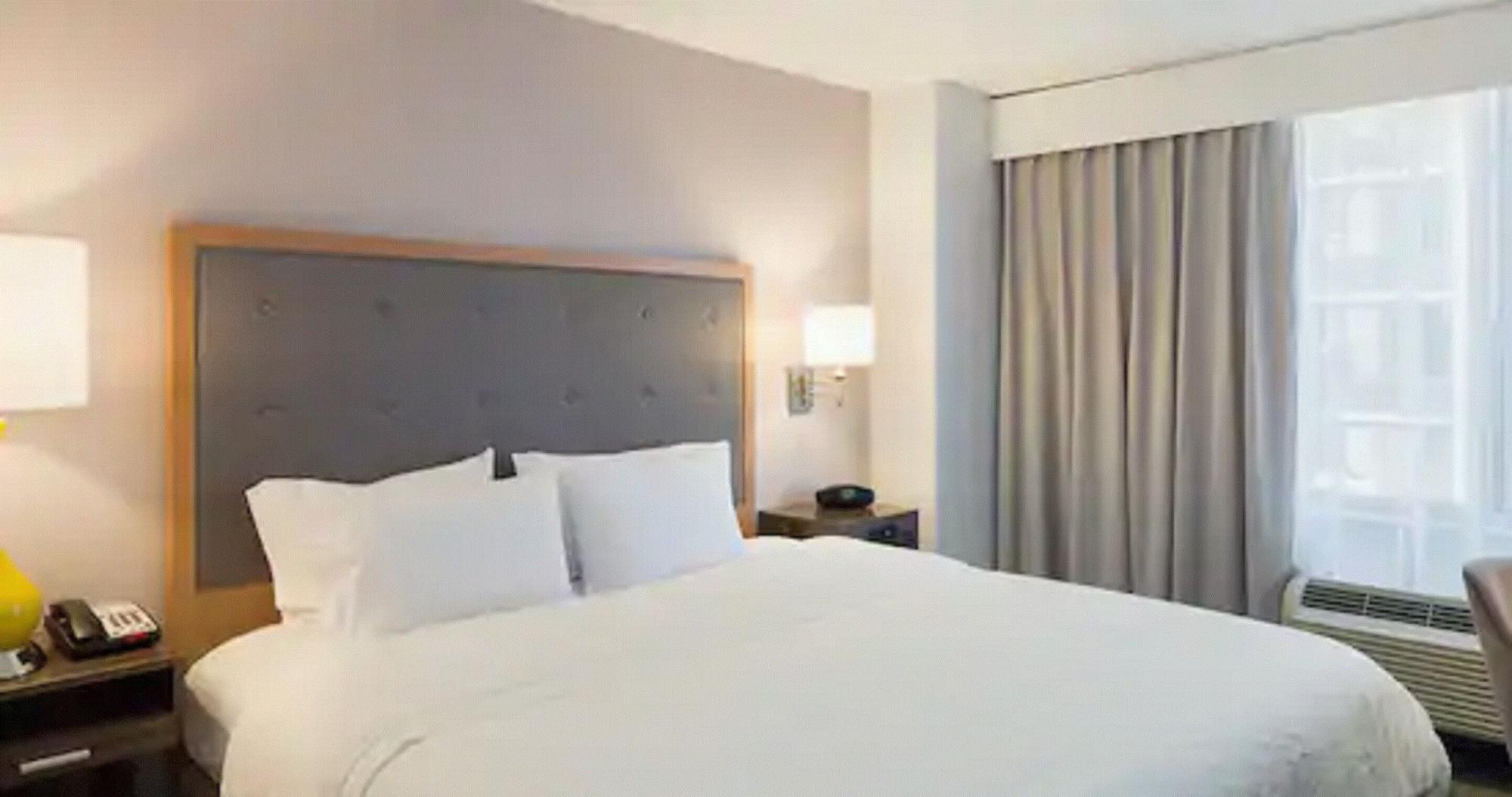 Hampton Inn Manhattan - Times Square South Нью-Йорк Екстер'єр фото