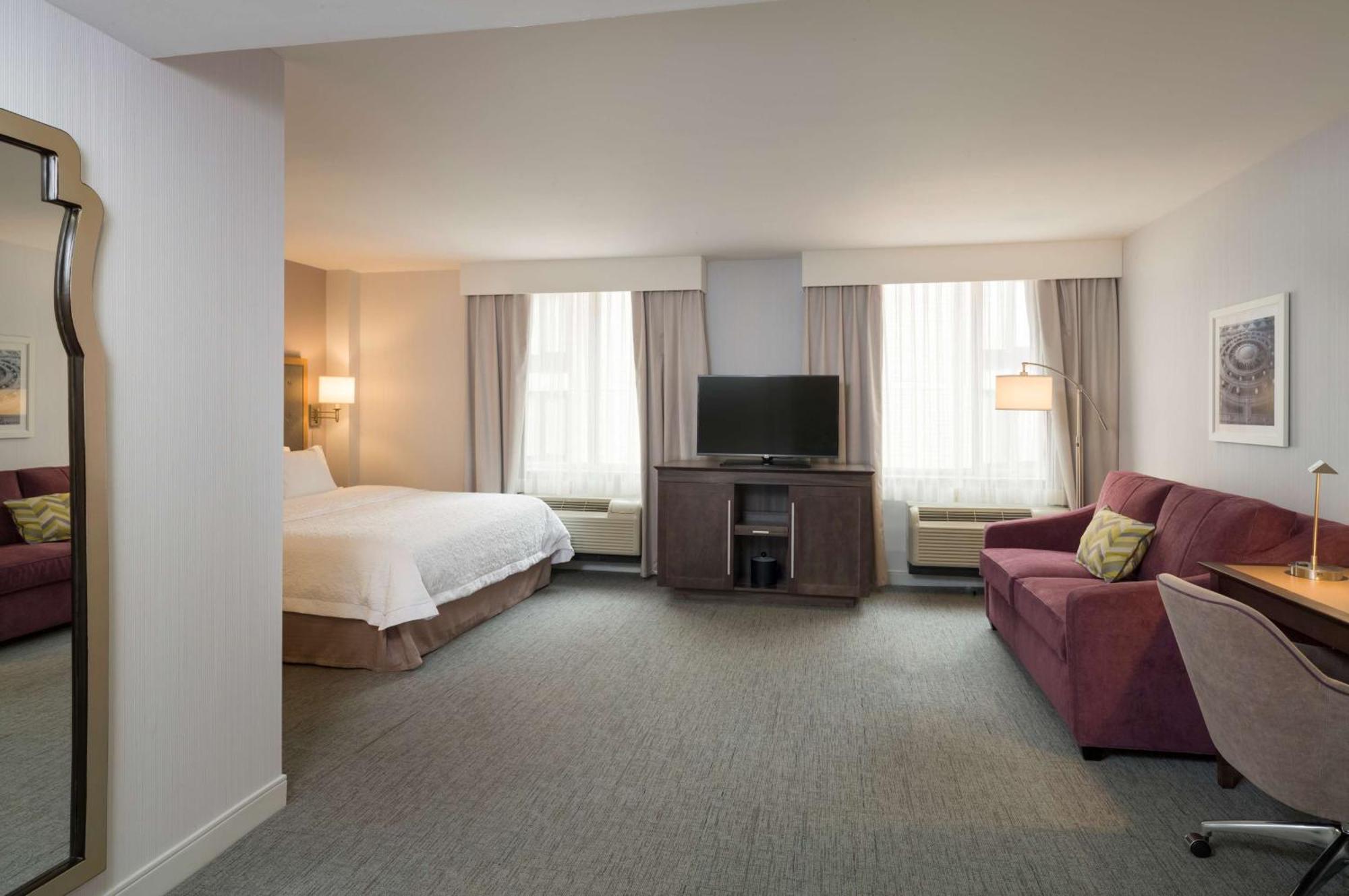 Hampton Inn Manhattan - Times Square South Нью-Йорк Екстер'єр фото