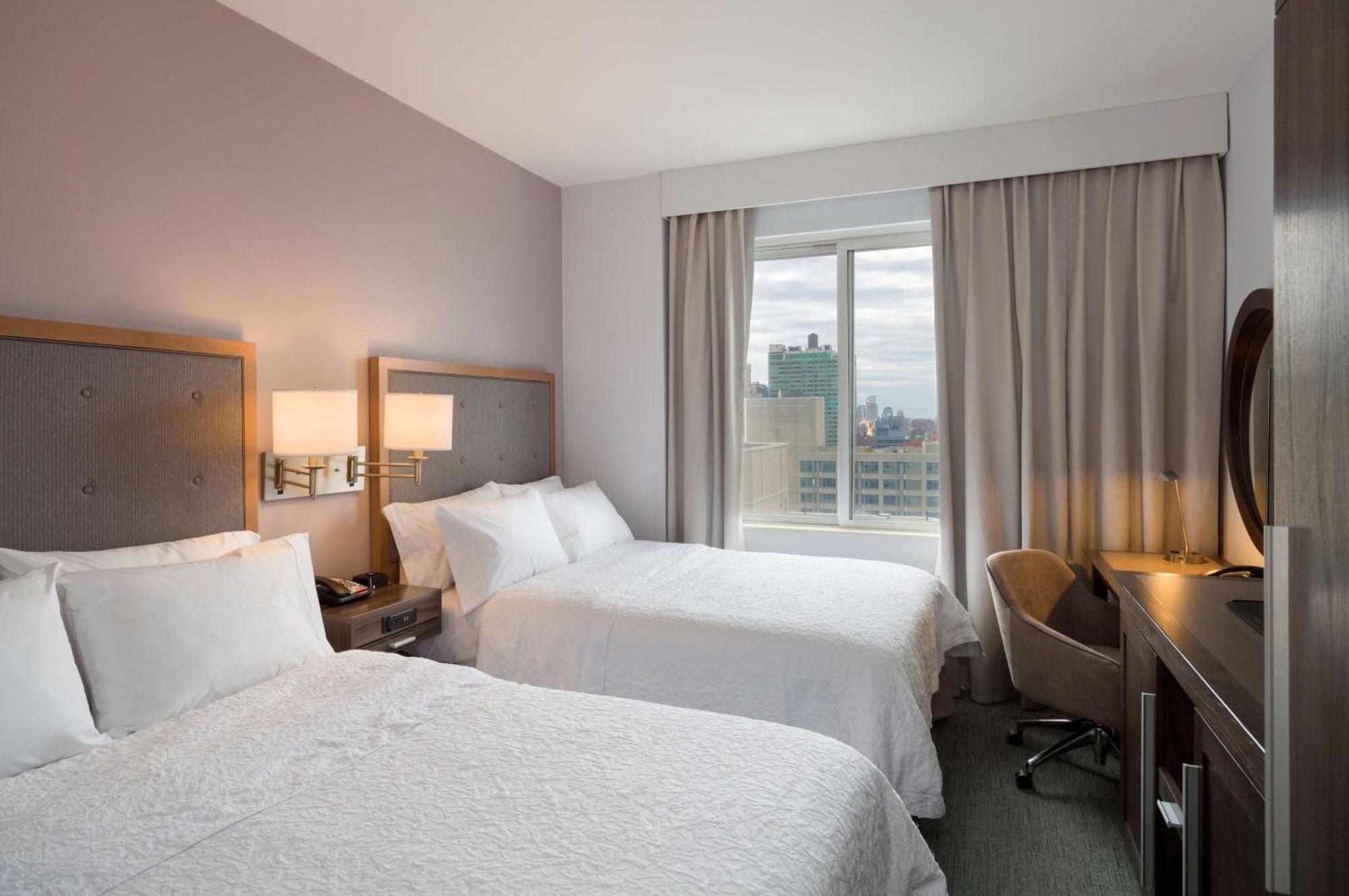 Hampton Inn Manhattan - Times Square South Нью-Йорк Екстер'єр фото