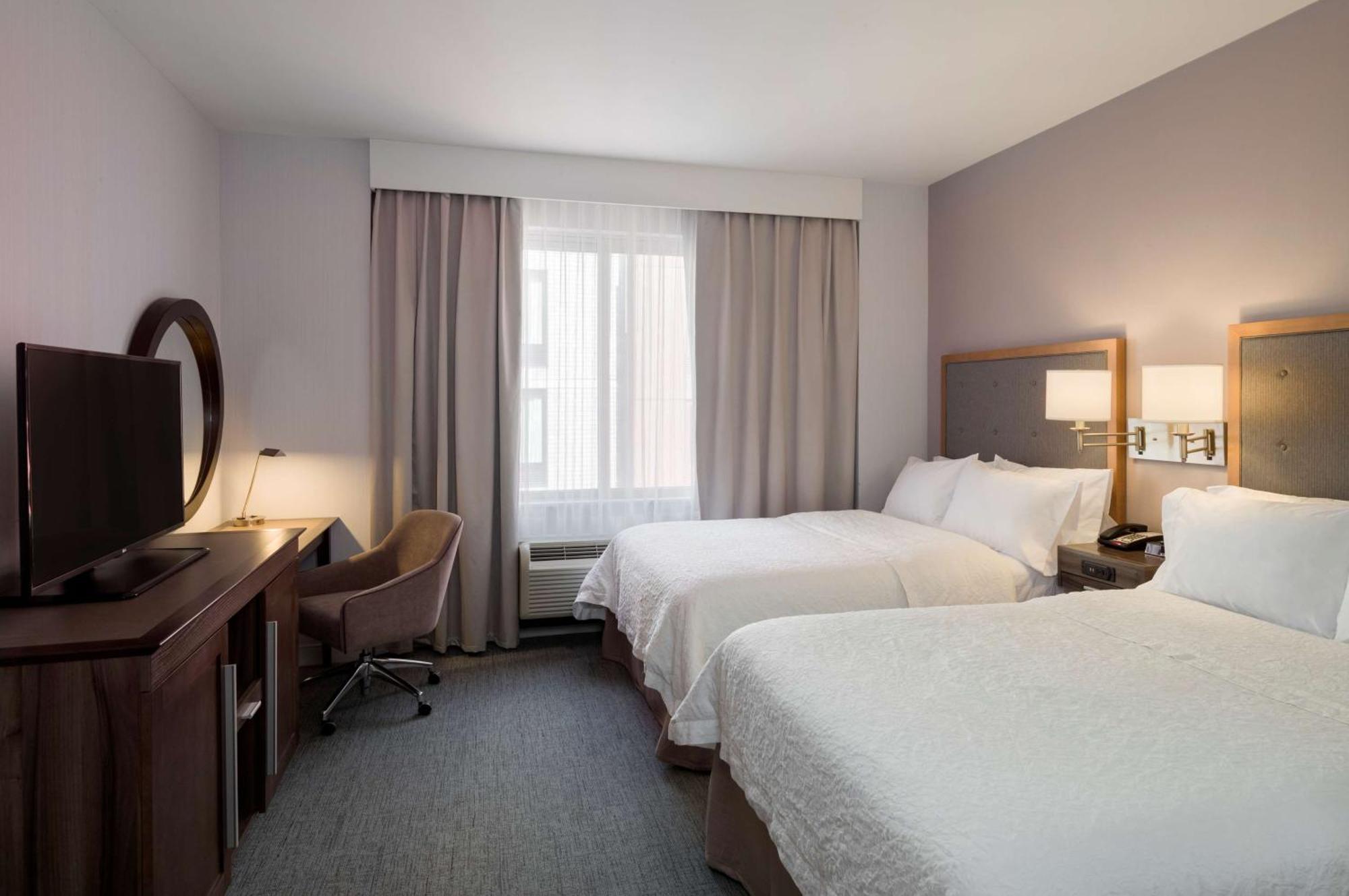 Hampton Inn Manhattan - Times Square South Нью-Йорк Екстер'єр фото
