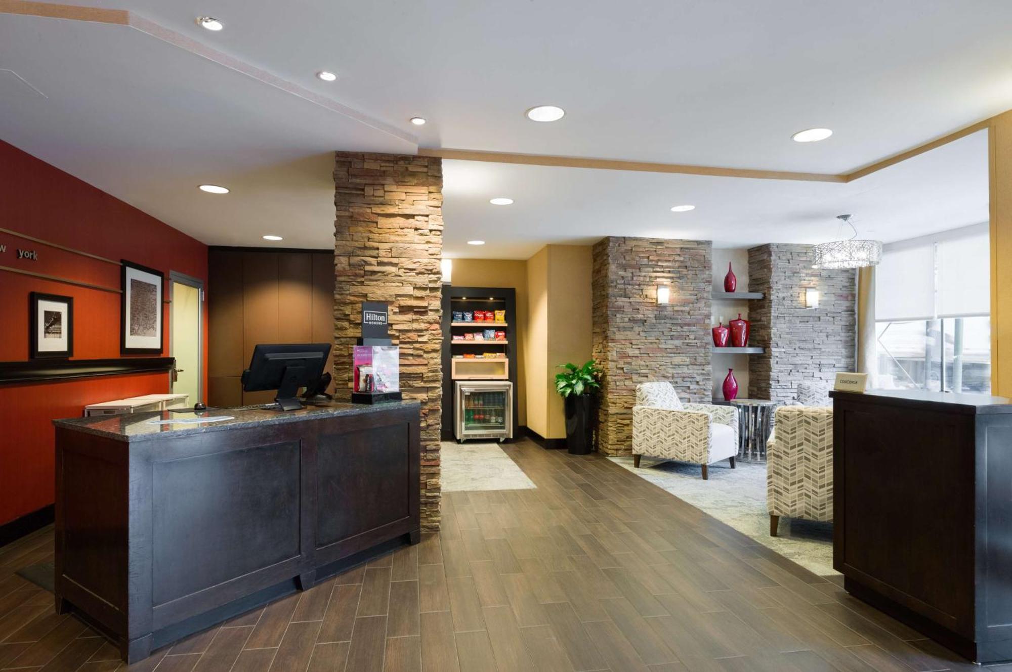 Hampton Inn Manhattan - Times Square South Нью-Йорк Екстер'єр фото