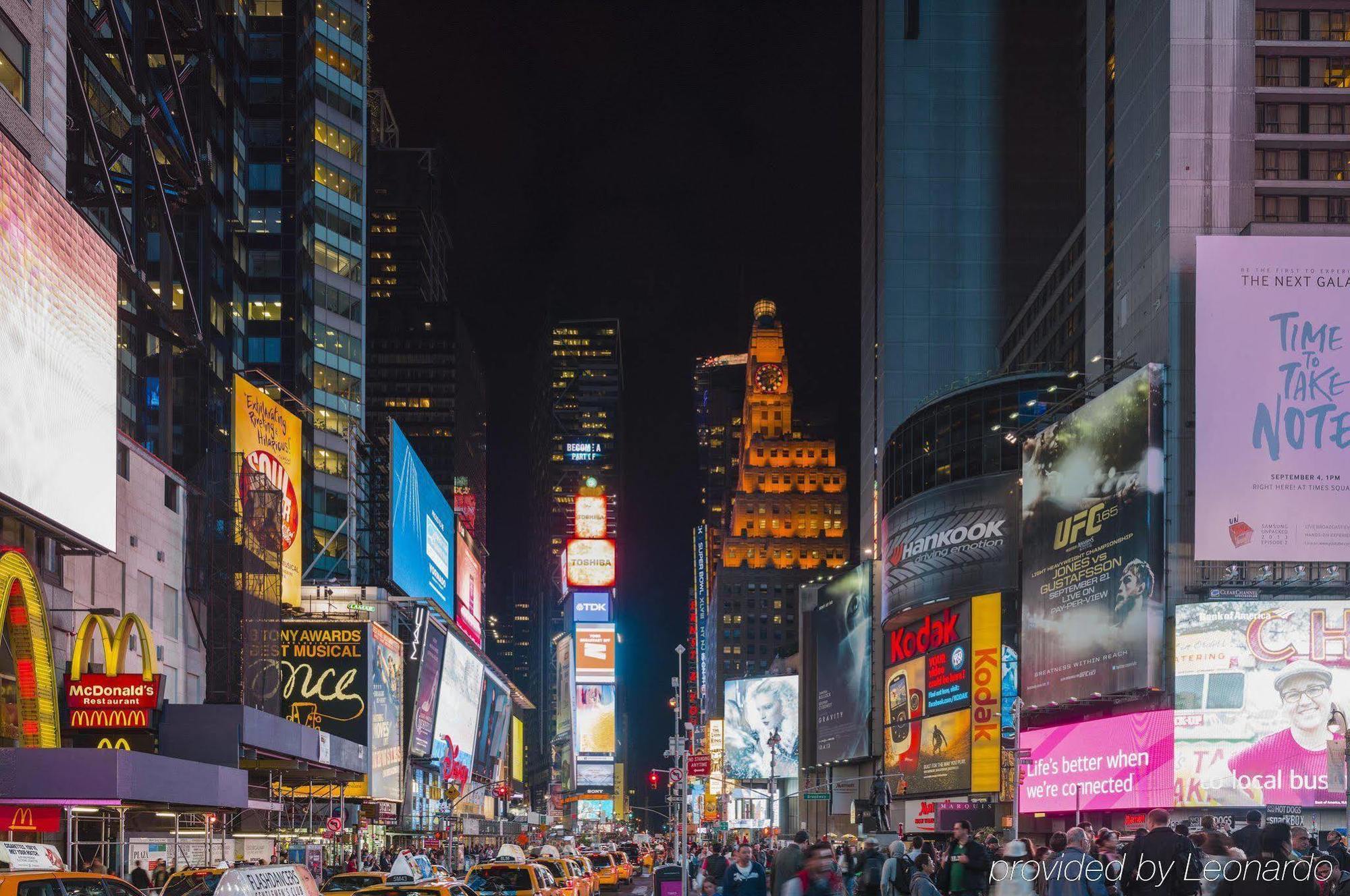 Hampton Inn Manhattan - Times Square South Нью-Йорк Екстер'єр фото
