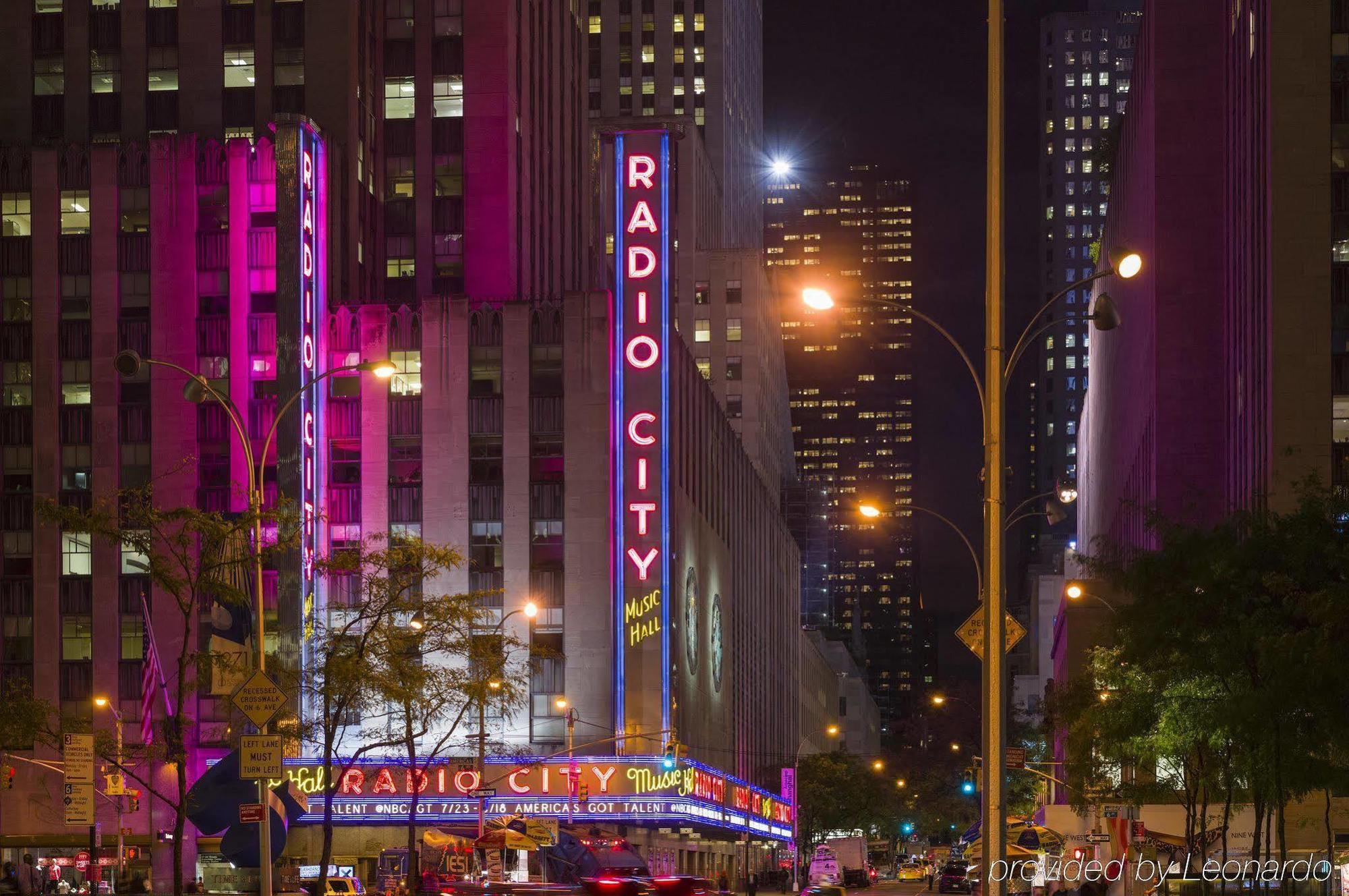 Hampton Inn Manhattan - Times Square South Нью-Йорк Екстер'єр фото