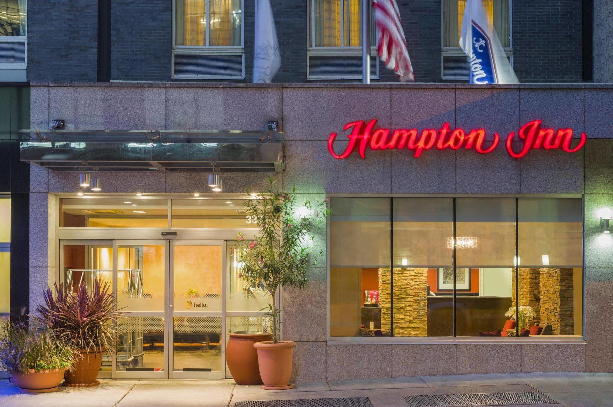 Hampton Inn Manhattan - Times Square South Нью-Йорк Екстер'єр фото